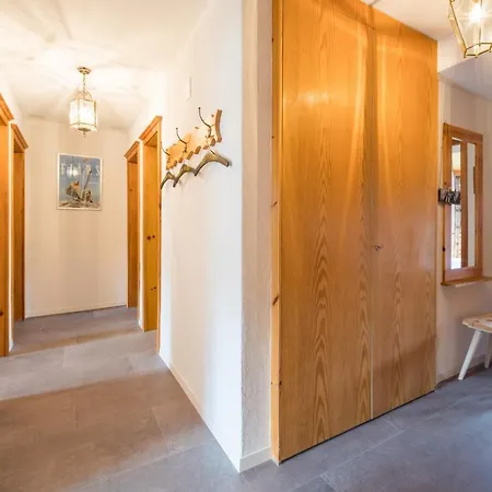Homes - Val Signina 8-17 Laax